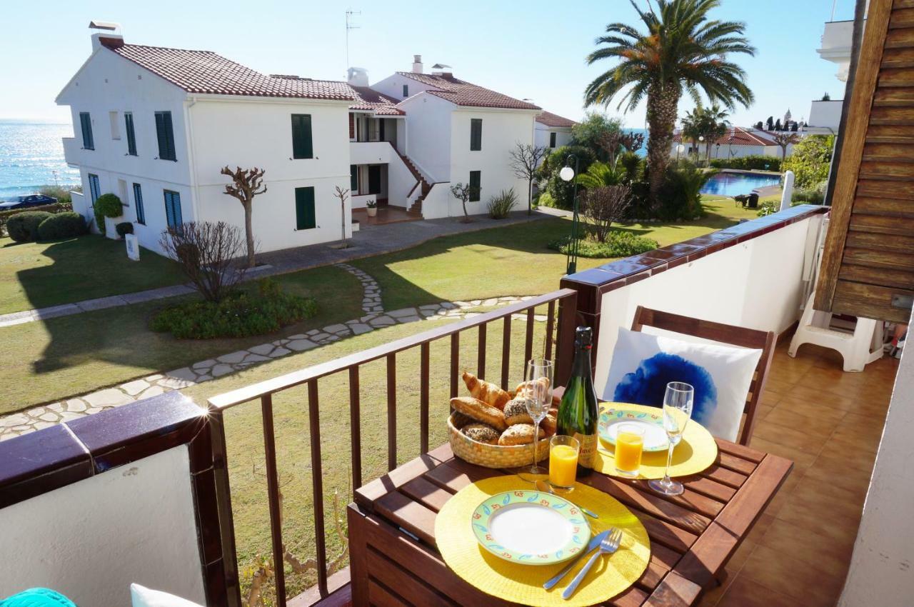 시체스 Cala Balmins Sea View 아파트 외부 사진