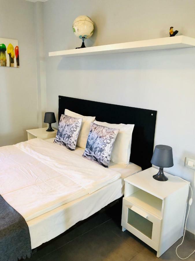 시체스 Cala Balmins Sea View 아파트 외부 사진